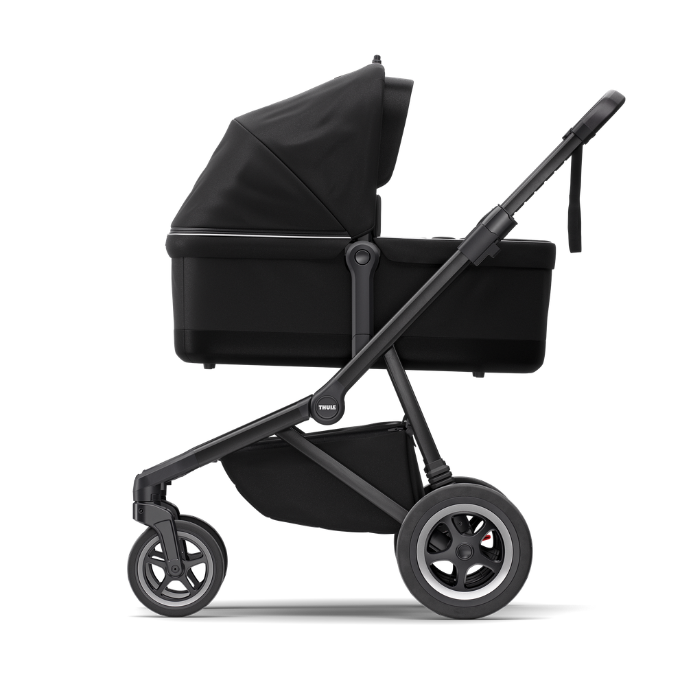 Thule Sleek city stroller midnight black on black